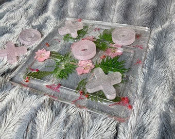 Tic tac toe board game made from epoxy resin and dried pressed flowers