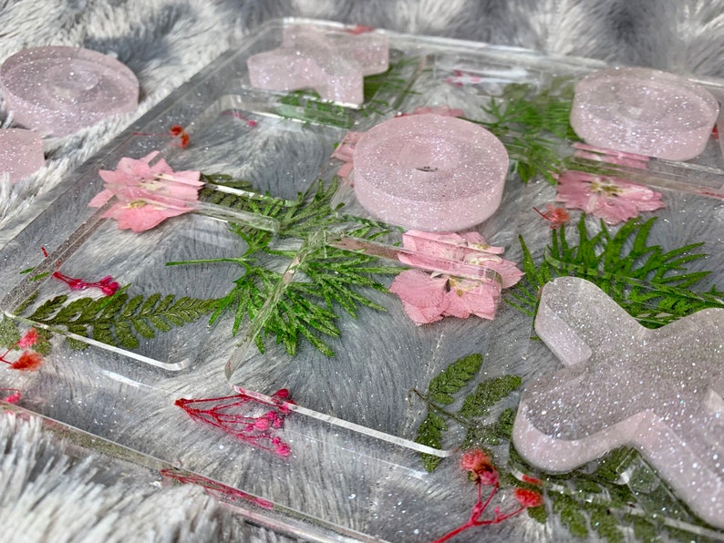 Tic tac toe board game made from epoxy resin and dried pressed flowers