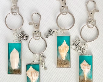 Resin sea shell keychain, Gifts for teen girls, Gifts for Mom, Dreaming of the sea starfish keychain, Ocean keychain, Bridesmaid gifts