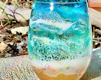 Beach glassware, Beach wine glasses, Beach drinkware, Beach lover gift, Valentine’s gift, Beach wedding gift, Stemless wine glass, for her