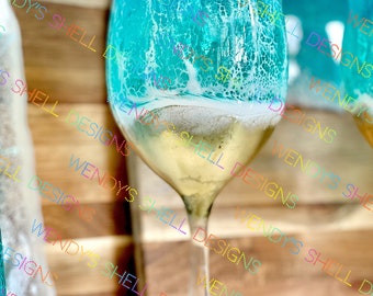 Beach glassware, Beach wine glasses, Beach drinkware, Beach lover gift, Wedding gift for couple, Valentine’s gift, Stemmed wine glasses,