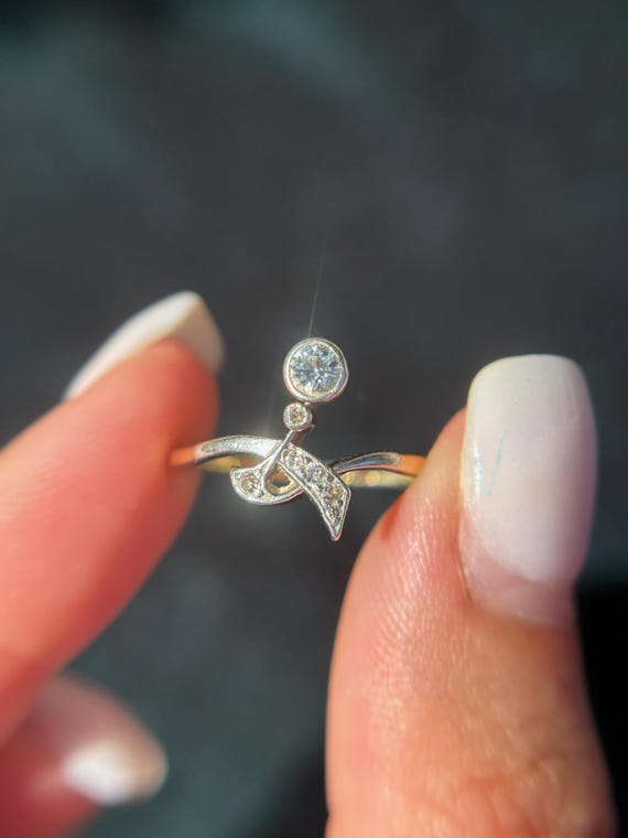 ESTATE JEWELRY - 14k Art Nouveau diamond ring