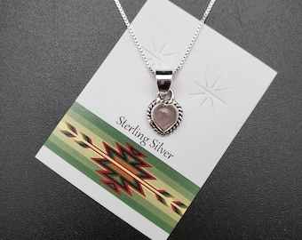 UF-023 / Colgante de cuarzo rosa en forma de corazón pequeño con cadena de plata / Collar con colgante de corazón de cuarzo rosa de plata de ley / Corazón de bebé