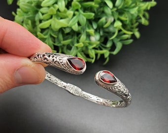 BC#149 | Balinese Handmade Sterling Silver Red Garnet Teardrop Bracelet Cuff | Silver Gemstone Bracelet Cuff | Red Garnet Teardrop Cuff