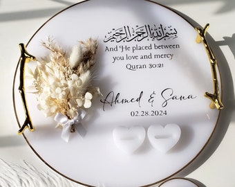 Plateau floral blanc pour bagues, plateau Nikkah, vraies fleurs séchées, plateau de mariage, plateau avec calligraphie islamique, plateau personnalisable