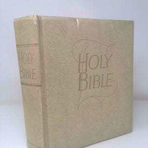 The Holy Bible Containing the Old and New Testament Commonly Known as the Authorized or King James Version