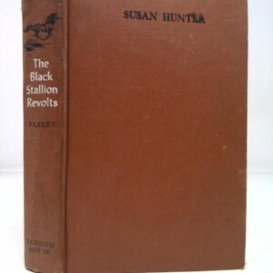 The Black Stallion Revolts by Walter Farley afbeelding 1