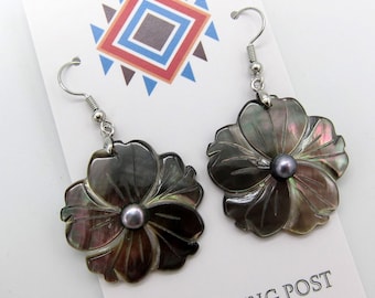 Genuine Black Lip Mother of Pearl Hawaiian Style Flower Style Earrings with Shell Pearl and Stainless Wires Free Shipping
