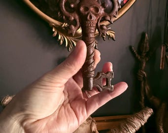 Cast Iron Skull Key