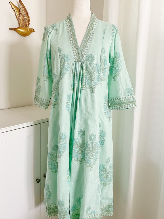green emerald velvet dress Pure Cotton Mint Green 1940s V-Neck Floral Dress
