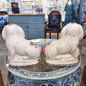 ROSE MEDALLION PATTERN STAFFORDSHIRE DOGS SET OF 2 main image 1
