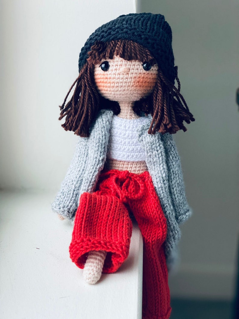 Paris Cool CITY GIRL Noël cadeau d'anniversaire Bébé poseable miniature Éducation à la diversité Jouet naturel unique en forme de fil de fer pour poupée au crochet January