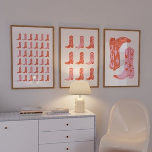 Cartel occidental rosa, impresión de botas vaqueras, arte de pared boho, occidental boho, impresión de vaquero rosa, impresión rosa y naranja, arte de pared de la galería, decoración boho imagen 4