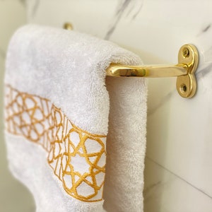 Portasciugamani in ottone non laccato per bagno – Fatto a mano marocchino, Portasciugamani in ottone curvo,