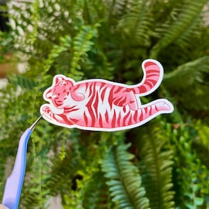 Autocollant en vinyle Wild at Heart Tiger Cat || Carnet de notes stationnaire Illustration mignonne Cottagecore Kawaii Art numérique découpé cadeau chaton