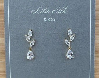 ASTRID Crystal Bridal Drop Earrings • Crystals Wedding Earrings • Wedding Luxury Earrings • Sparkle Bridal Earrings • Bridal Earrings