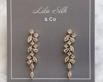 LANIER • Bridal Drop Earrings • Crystals Wedding Earrings • Wedding Luxury Earrings • Sparkle Bridal Earrings • Bridal Earrings