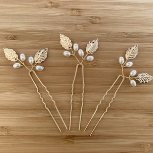 HELENA | Dainty Bridal Hair Pins | Leaf Bridal Hair Pins |  Gold Headpiece | Pearl Bridal Hair Pins | Floral Hair Piece