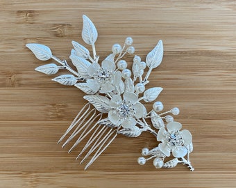 LEONA | Bridal Hair Comb | Silver Bridal Hair Comb | Flower Headpiece |  Pearl Bridal Hair Comb | Crystal Wedding Comb Silver