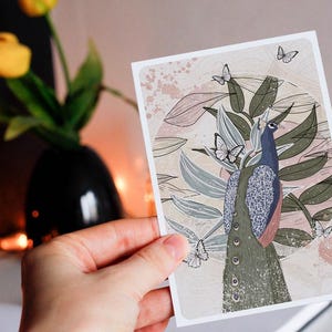 Carte postale Paon - Collaboration avec l'illustratrice Aurélia Mahé