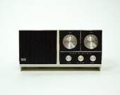 Vintage RCA Victor RHC19 Table AM FM Tube Radio