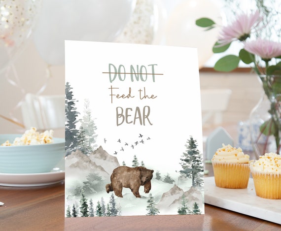Do not feed the bear Sign, Forest Animals Birthday signs, Bear birthday decorations, Woodland animals Baby shower printables boy - 47H Il_570xn