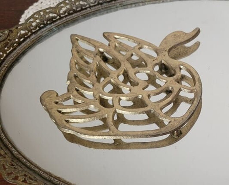 Swan Midcentury Decorative Gold Trivet, Duck Cottagecore Brass Kitchen Decor Hanging Plaque, Goose Bird 1960s Kitschy Protective Hot Plate image 8