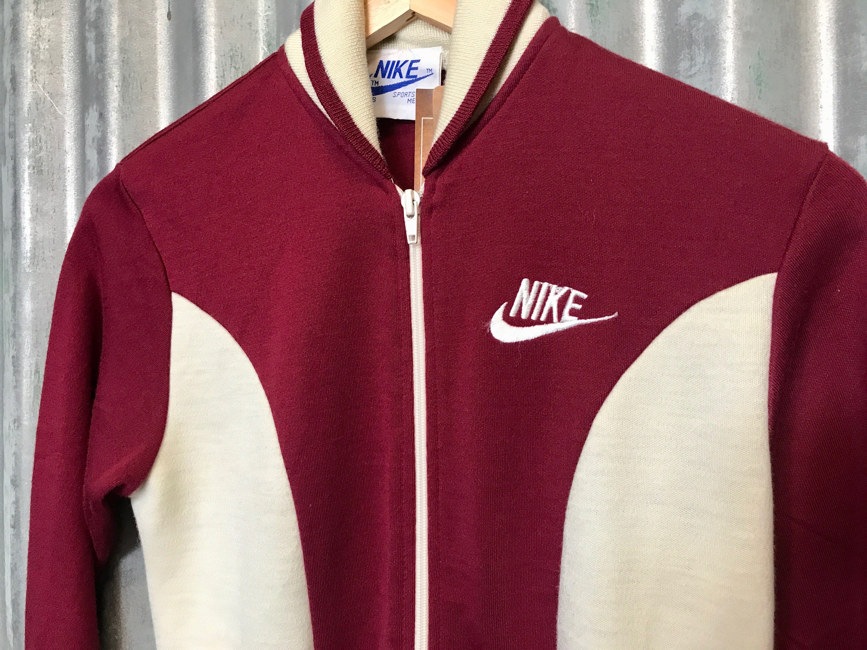 Ithaca Overtreden Minnaar 1980's Nike Vintage Burgundy & White Track Top Jacket Sz - Etsy