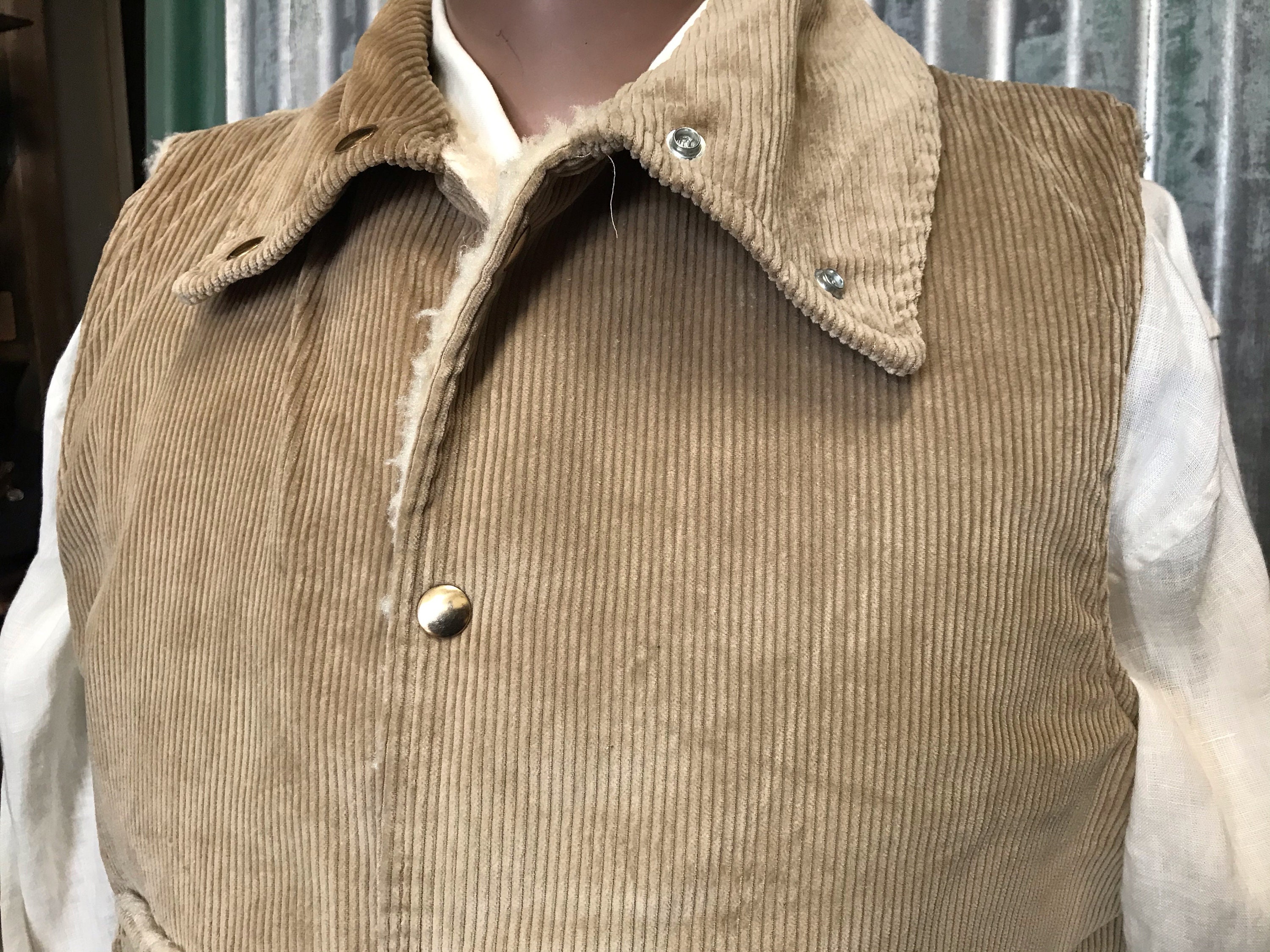AMERI ★ MILITARY CORDUROY VEST Ameri（アメリ）の「MILITARY CORDUROY VEST（ベスト）」 - WEAR