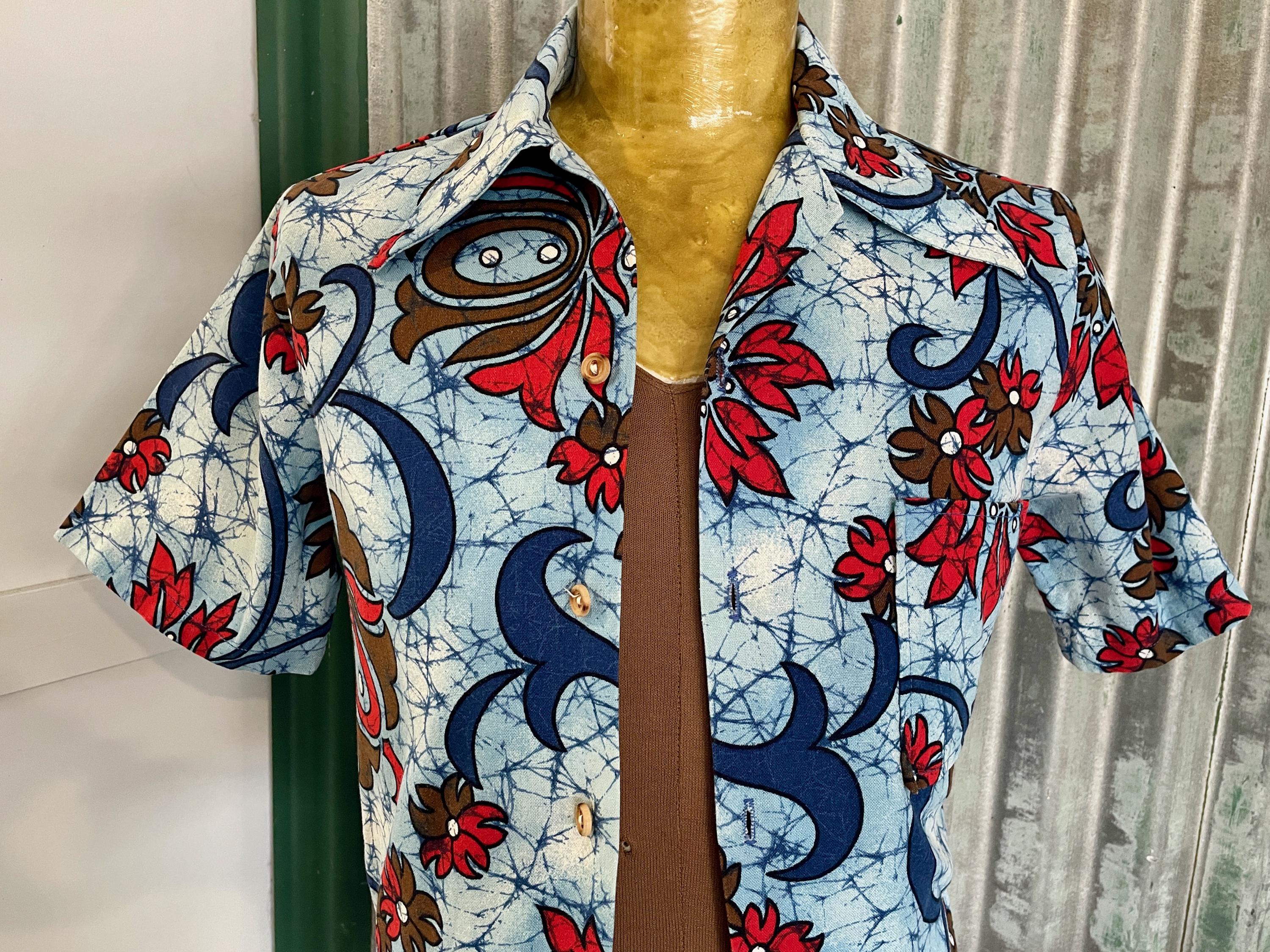 1970s Vintage Batik Hawaiian Blue Red Floral S/S Shirt Sz S