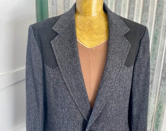 1970s Vintage Pendleton Wool Blazer – Herringbone Grey, Suede Elbow Patches, Size 44