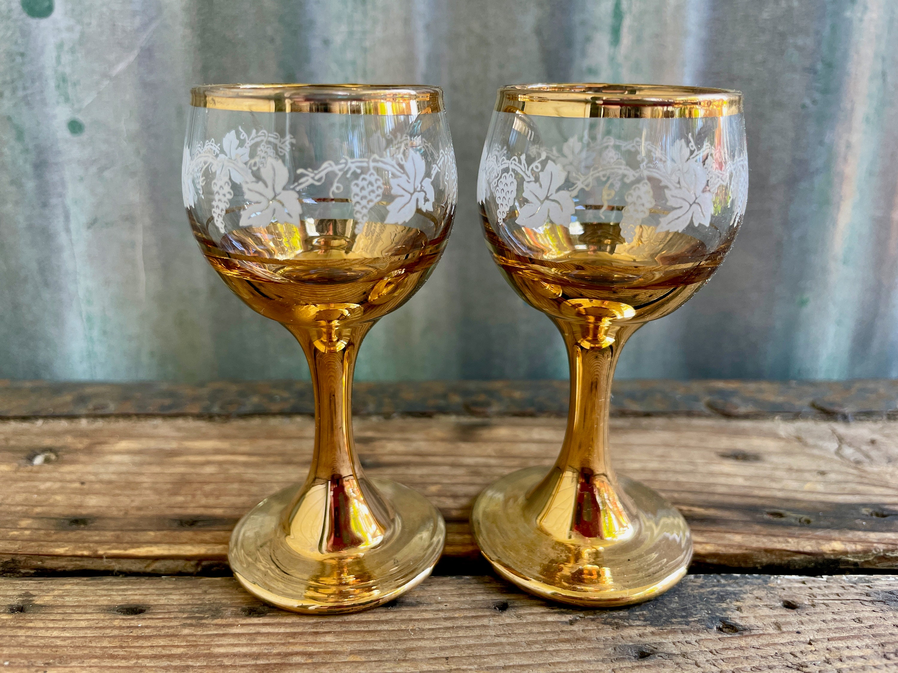 JoyJolt Saga Crystal Liquor Glasses - Cordial Glasses Made in  Europe - 1.5 oz / 50 ml Absinthe Glass - Set of 4 Liqueur Glasses for  Absinthe, Aperol, sherry or