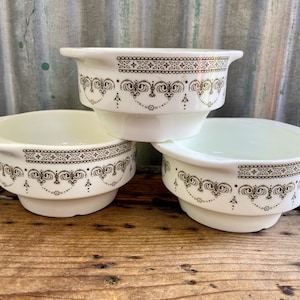 1980 Vintage Wedgewood Metallised Bone China Stackable Bowls x 3 - OOAK