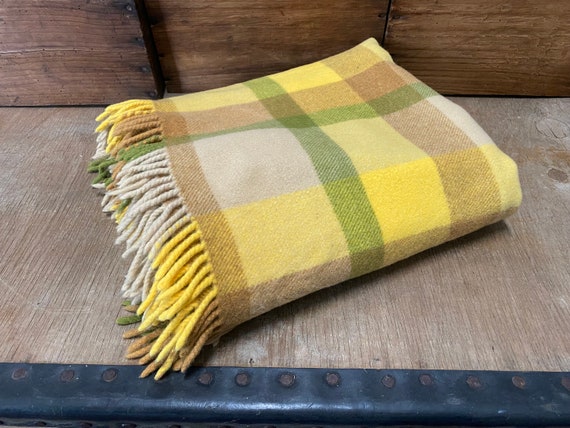 1970er Vintage Wolldecke Überwurf Kniewärmer Gelb Grün Beige Kariert klein - OOAK