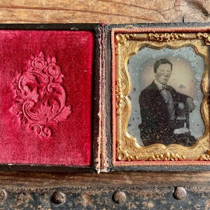 Antike viktorianische Daguerreotypie eines jungen Mannes von 1840 - Unikat
