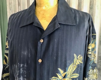 Camisa hawaiana de seda vintage Tommy Bahama – Estampado floral azul marino, talla XXL