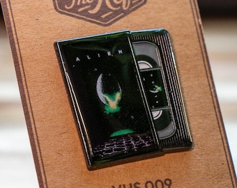 Alien, the Eighth Passenger VHS-speld – Retro jaren 70/80 filmbroche – Emaille mini VHS-cassette – VHS-collectie serie 009 speld