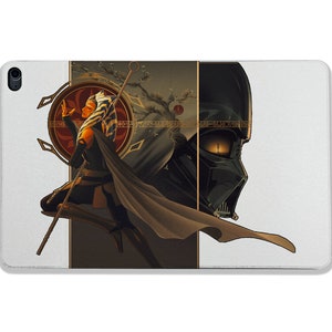 Könnte beinhalten: Eine digitale Illustration einer Star Wars-Figur, Ahsoka Tano, mit einem Lichtschwert, die vor Darth Vader steht. Der Hintergrund ist dunkelbraun und goldfarben.