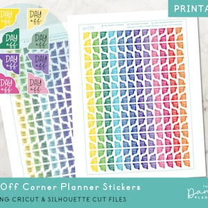 Könnte beinhalten: Druckbare Planer-Aufkleber mit einem Regenbogen-Farbverlauf. Jeder Aufkleber ist eine Eckfahne mit dem Text "Tag frei" in Weiß. Die Aufkleber sind für die Verwendung in einem Planer oder Tagebuch gedacht.