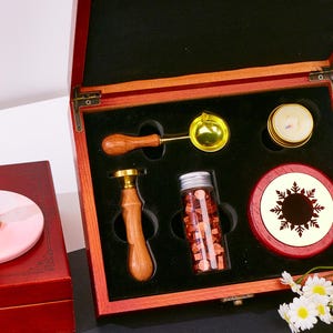 Elegante kit de sellos de cera personalizados para bodas con iniciales. Juego de sellos de cera para invitaciones de boda. Kit de sellos de cera personalizados con cualquier diseño.
