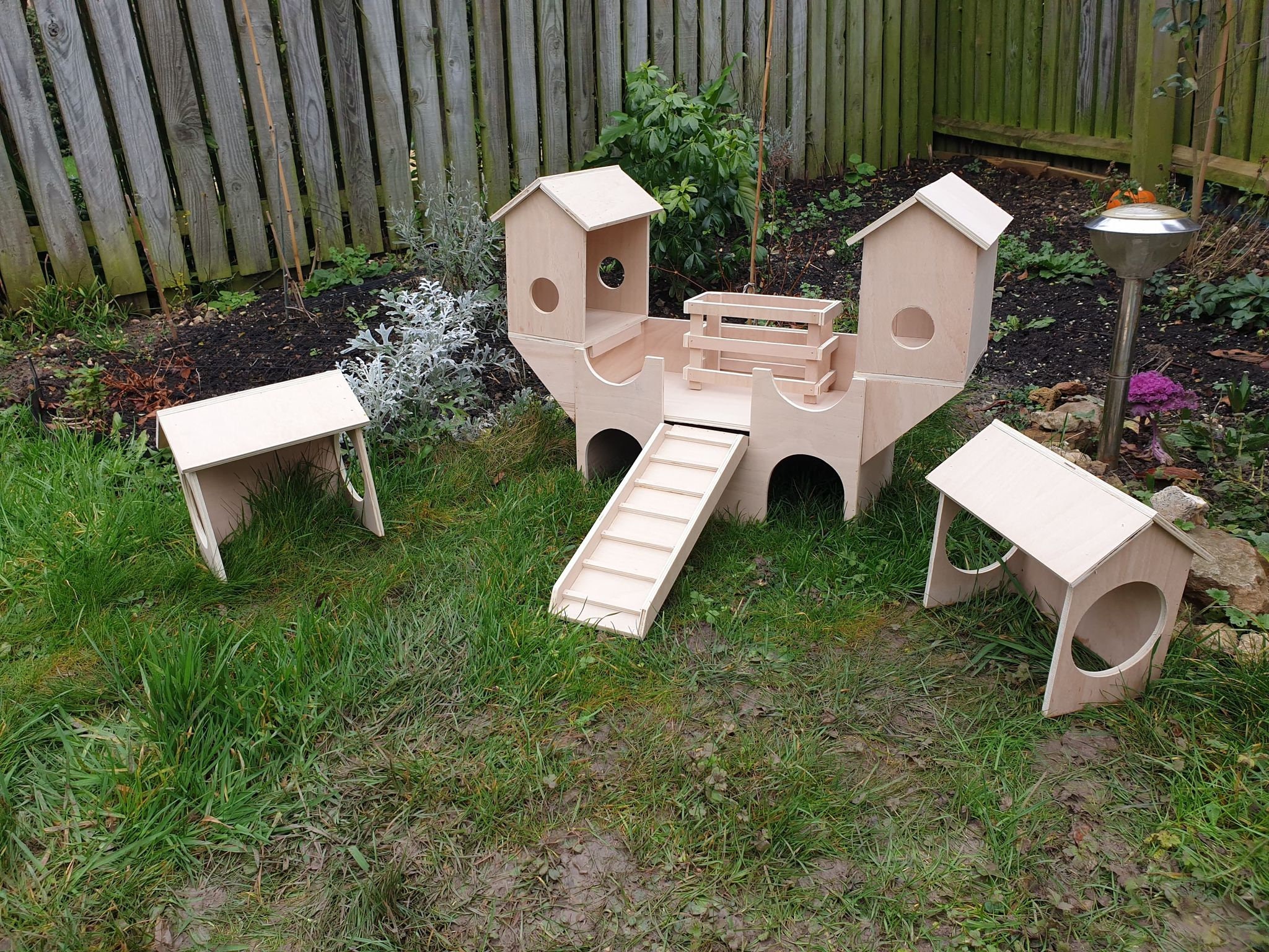 Mega Fort Castle Guinea Pig Hutch House – PETSGANG