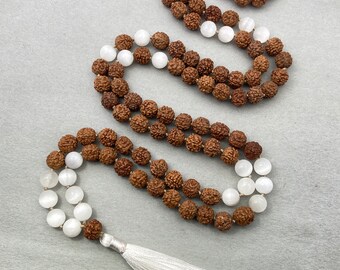 ルドラクシャとセレナイトの結び目マラ、108個のビーズの祈りの数珠