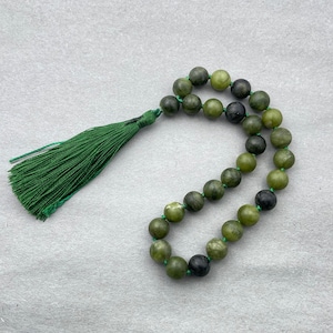 Grüne Jade Mala Pocket Mala, AAA (Höchste Qualität), 27+1 Perlen Mala, 8 mm Sorgenperlen, Mini Mala, Schmuck für Männer, Viertel Mala, Yoga Geschenk