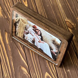 Fotobox aus Holz 10 x 15 cm mit transparenter Abdeckung für Abzüge Box für Fotos Bild 2