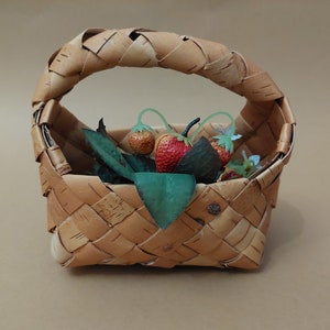 Vintage Birch Bark Basket Hendled; Swedish wooden Birch Bark Basket; Hand Crafted  Storage Basket; Swedish Folk Art; Farmhouse Decor