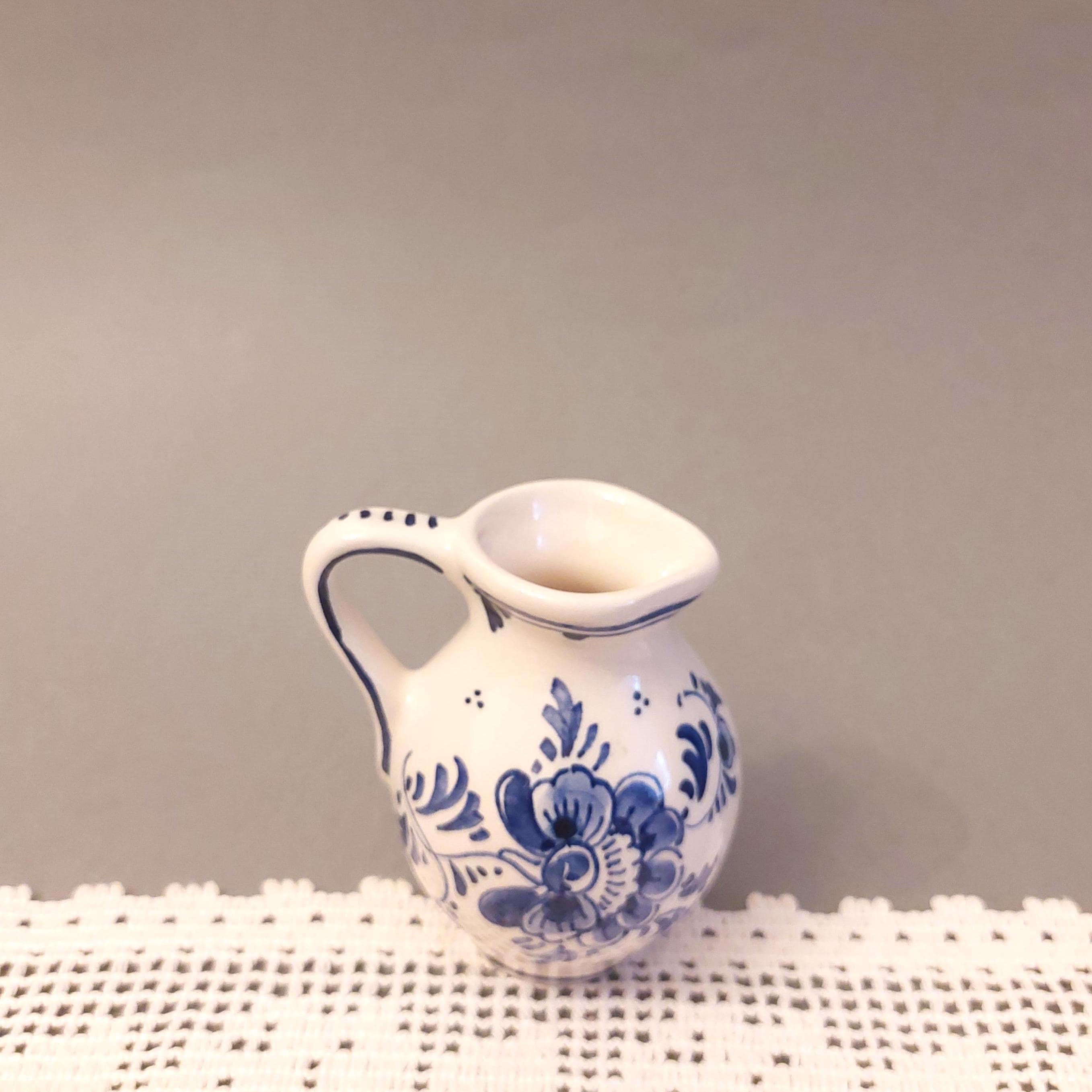 Vintage Delfts Blauw Porcelain Small Creamer; Dutch, White/bluejug
