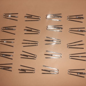 Set of 20 Vintage Silver Metal Curtain Drapery Hooks; Metal Drape Hooks; H5.3cm x W2.5cm Curtain Hanging Hooks; Rod Hooks; Curtain Hardware