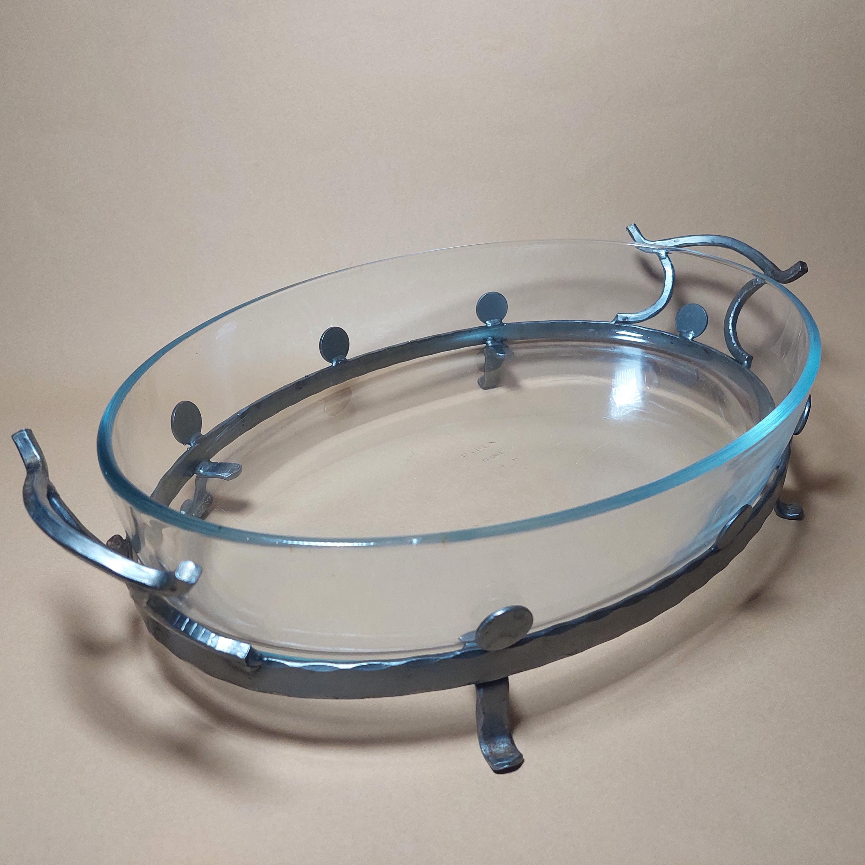 パイレックスガラスキャセロール皿、鉄製金属ホルダー、ハンドル付き