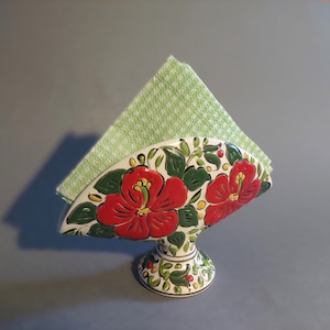 Porta tovaglioli vintage fatto a mano in Grecia ARRIS Keramik Rhodes; Porta tovaglioli in ceramica; Porta tovaglioli bianco con motivo floreale rosso/verde