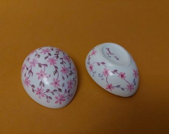ヴィンテージ ベリーフ 磁器製卵型小物入れ：花柄セラミック装飾